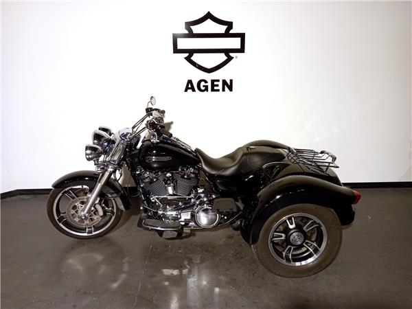 2017 HARLEY-DAVIDSON FREEWHEELER