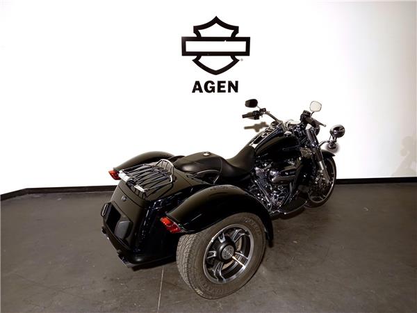 2017 HARLEY-DAVIDSON FREEWHEELER