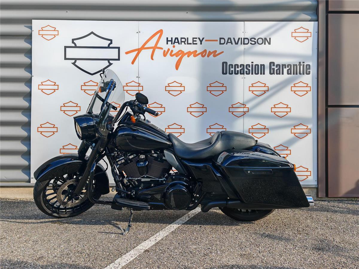 2017 HARLEY-DAVIDSON ROAD KING