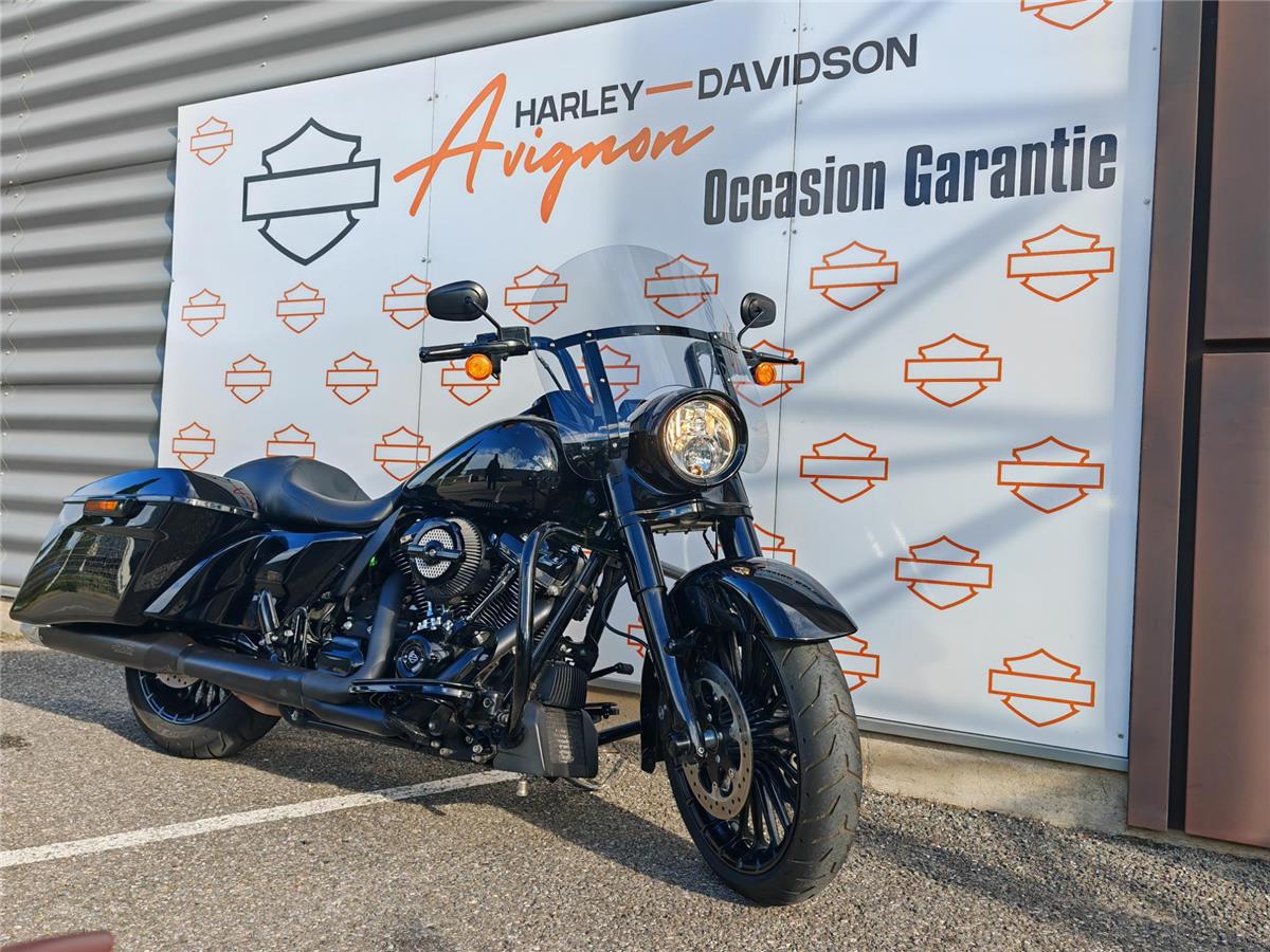 2017 HARLEY-DAVIDSON ROAD KING