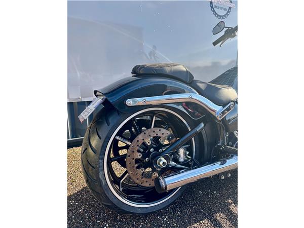 2014 HARLEY-DAVIDSON BREAKOUT