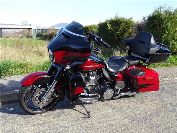 2017 harley-davidson FLHXSE Street Glide ABS CVO 114