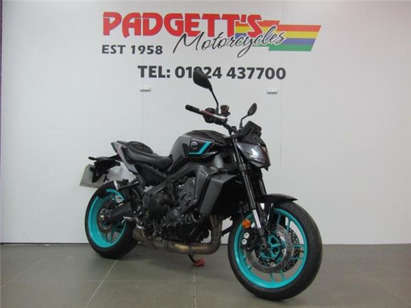 2024 Yamaha MT-09 Y-AMT Grey