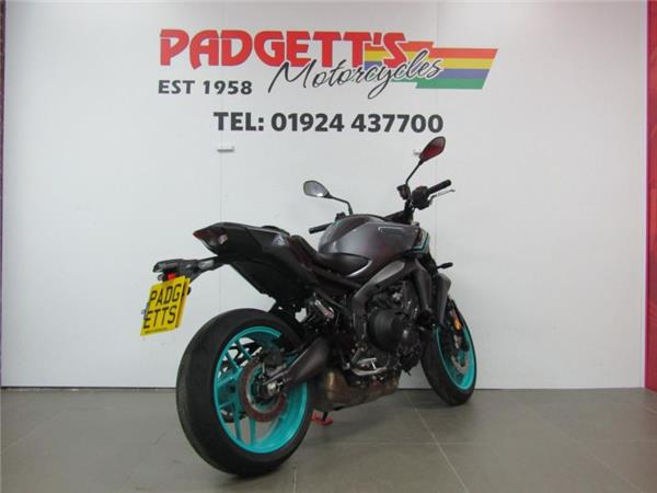 2024 Yamaha MT-09 Y-AMT Grey