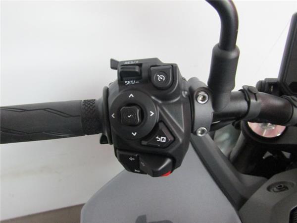 2024 Yamaha MT-09 Y-AMT Grey