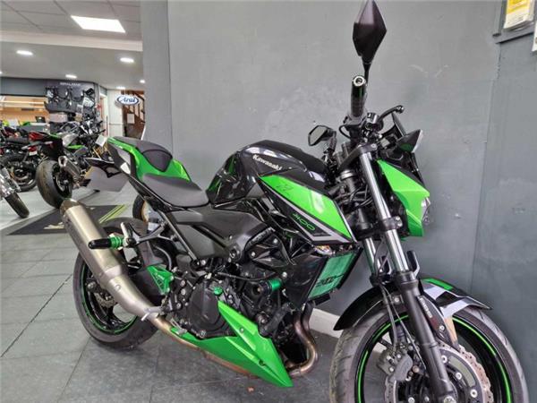 2024 Kawasaki Z400 GREEN