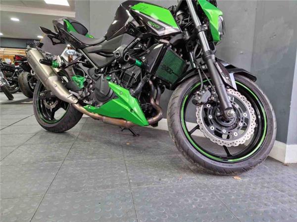 2024 Kawasaki Z400 GREEN