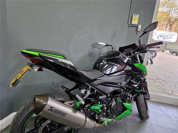 2024 Kawasaki Z400 GREEN