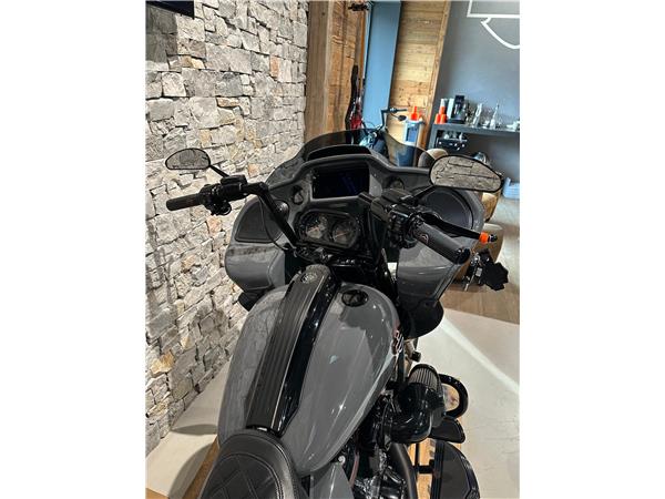 2018 harley-davidson FLTRXSE Road Glide Special 117 CVO
