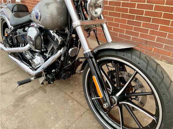 2016 HARLEY-DAVIDSON SOFTAIL FXSB BREAKOUT