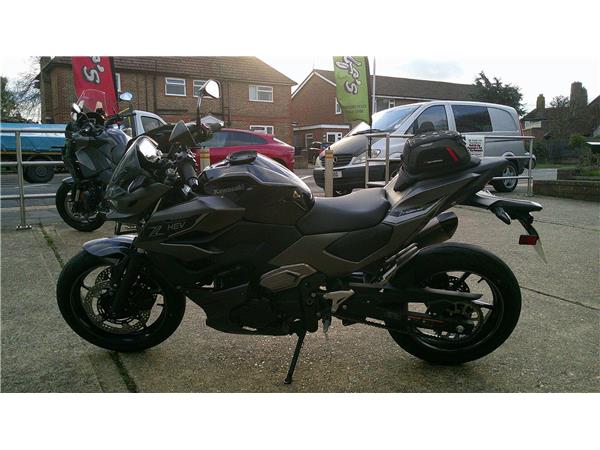 2025 Kawasaki Z7 Hybrid