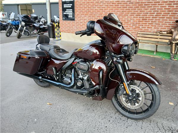 2018 HARLEY-DAVIDSON STREET GLIDE