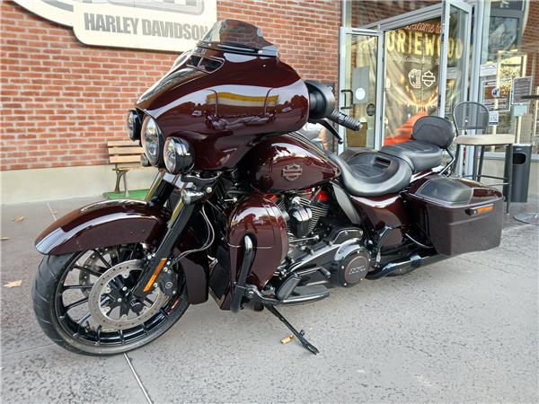 2018 HARLEY-DAVIDSON STREET GLIDE