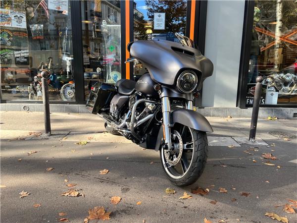 2017 HARLEY-DAVIDSON STREET GLIDE