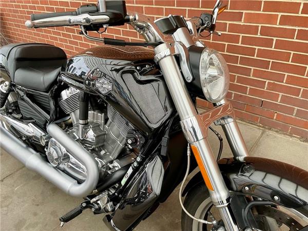 2015 HARLEY-DAVIDSON V-ROD