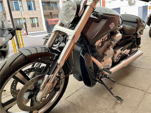 2015 HARLEY-DAVIDSON V-ROD