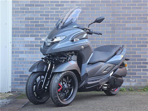 2024 Yamaha Tricity 300