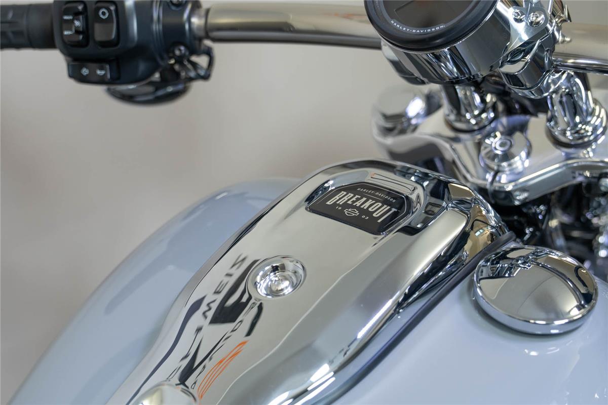 2025 harley-davidson FXBR Breakout 117