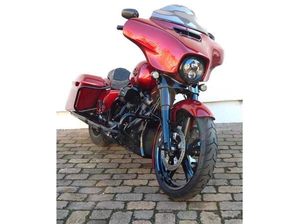FLHXS STREET GLIDE SPEZIAL 