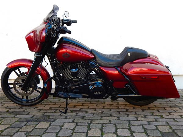 FLHXS STREET GLIDE SPEZIAL 