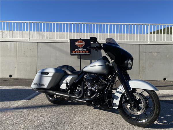 2022 HARLEY-DAVIDSON ROAD KING