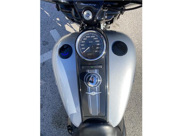 2022 HARLEY-DAVIDSON ROAD KING