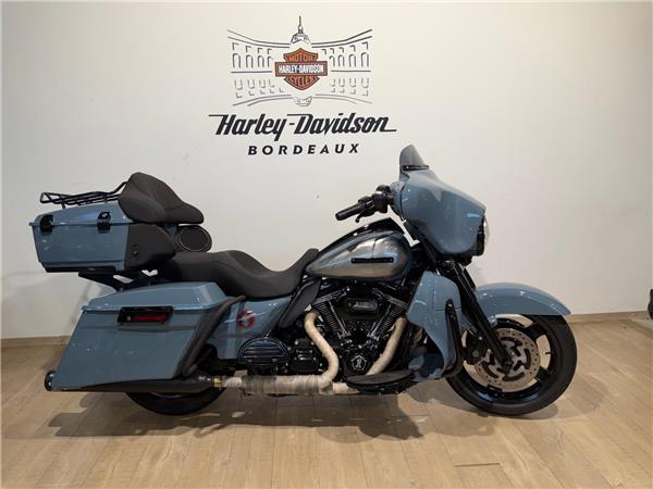 2011 HARLEY-DAVIDSON STREET GLIDE CVO