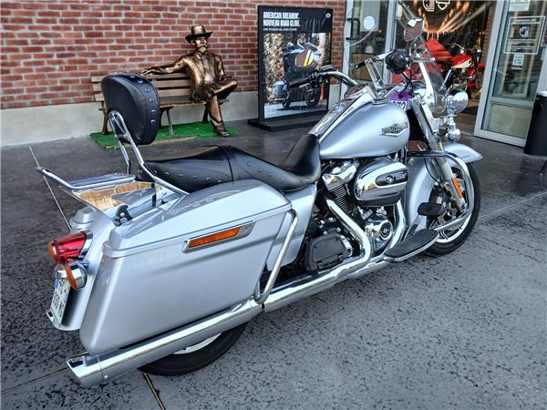 2018 HARLEY-DAVIDSON ROAD KING