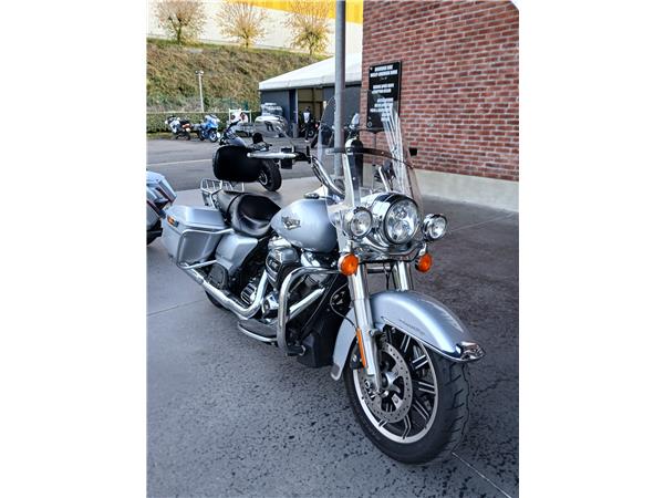 2018 HARLEY-DAVIDSON ROAD KING