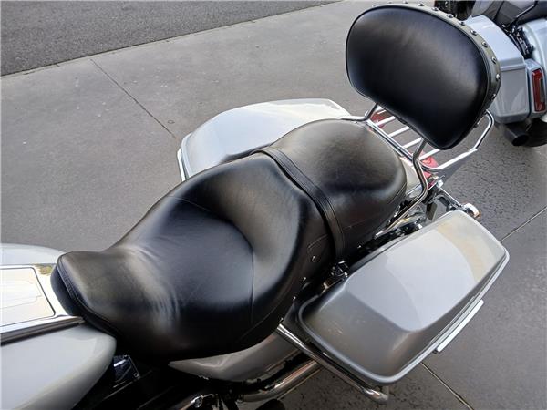 2018 HARLEY-DAVIDSON ROAD KING