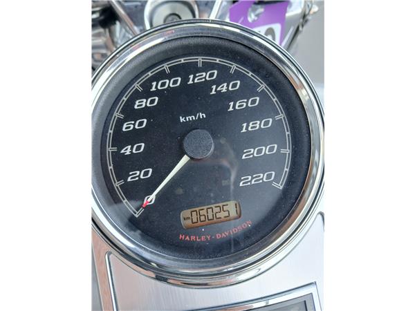 2018 HARLEY-DAVIDSON ROAD KING