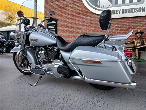 2018 HARLEY-DAVIDSON ROAD KING