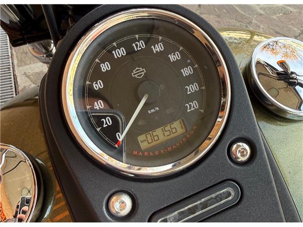 Harley-Davidson Dyna STREET BOB 2017