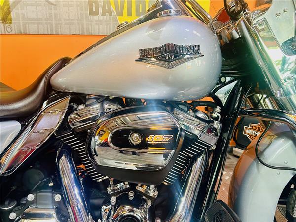2019 HARLEY-DAVIDSON ROAD KING