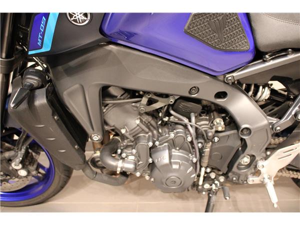 YAMAHA MT-09