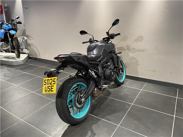 2025 Yamaha MT-09 Y-AMT