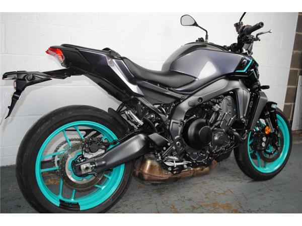 2024 Yamaha MT-09 CYAN