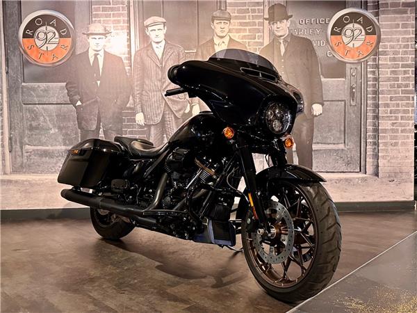 2022 HARLEY-DAVIDSON STREET GLIDE