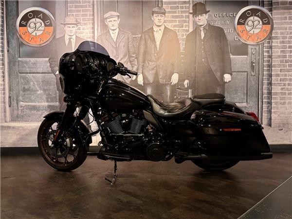 2022 HARLEY-DAVIDSON STREET GLIDE
