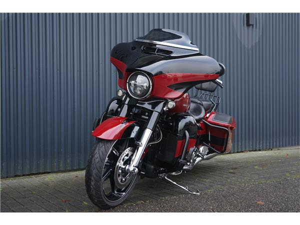 2017 harley-davidson FLHXSE Street Glide ABS CVO 114
