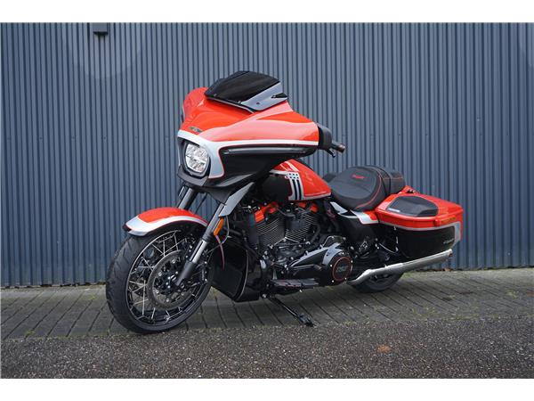 2025 harley-davidson FLHXSE Street Glide CVO 121
