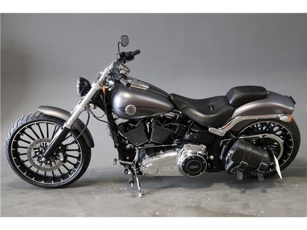 2017 HARLEY-DAVIDSON SOFTAIL FXSB BREAKOUT