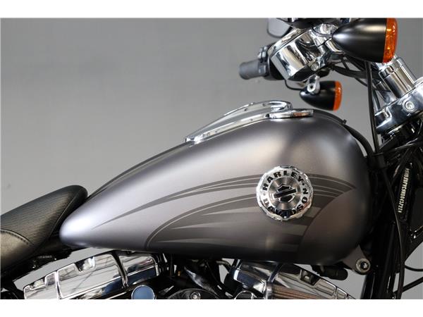 2017 HARLEY-DAVIDSON SOFTAIL FXSB BREAKOUT