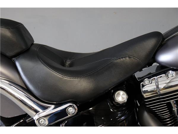 2017 HARLEY-DAVIDSON SOFTAIL FXSB BREAKOUT