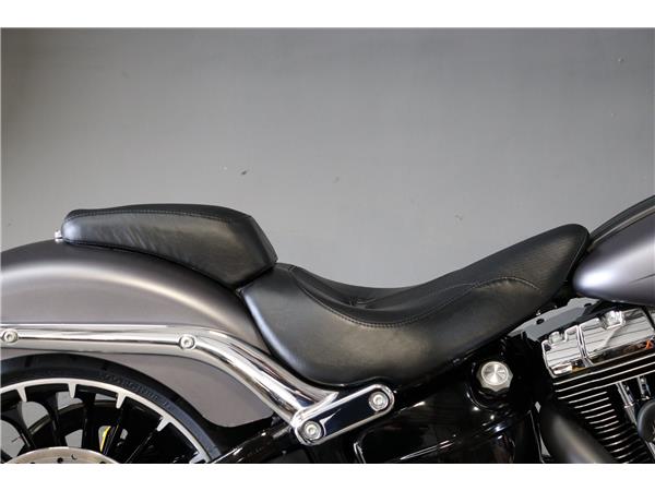 2017 HARLEY-DAVIDSON SOFTAIL FXSB BREAKOUT