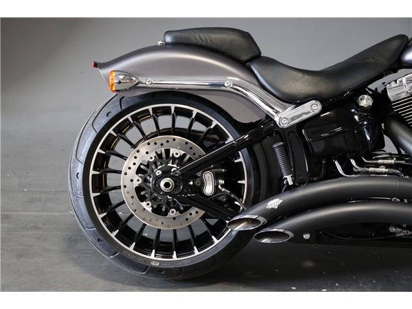 2017 HARLEY-DAVIDSON SOFTAIL FXSB BREAKOUT