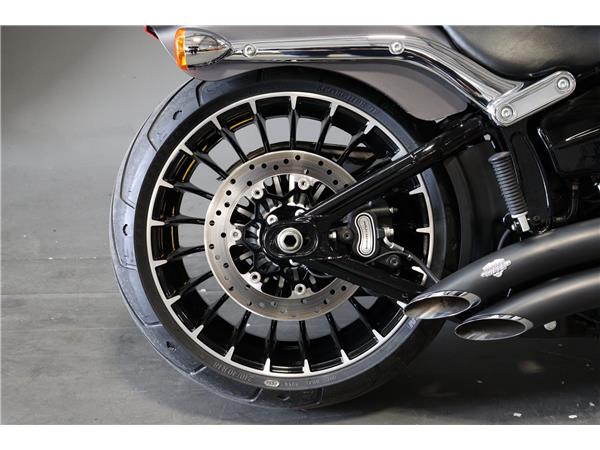 2017 HARLEY-DAVIDSON SOFTAIL FXSB BREAKOUT