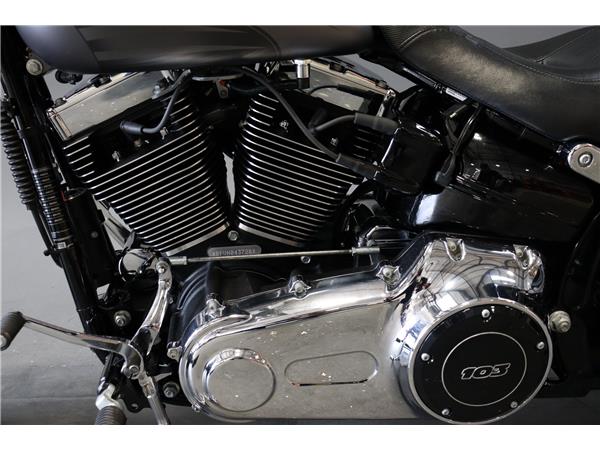 2017 HARLEY-DAVIDSON SOFTAIL FXSB BREAKOUT