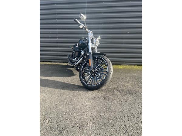 2025 HARLEY-DAVIDSON BREAKOUT