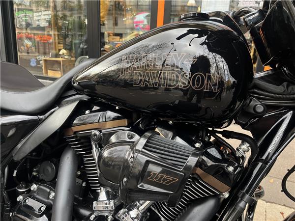 2022 HARLEY-DAVIDSON STREET GLIDE